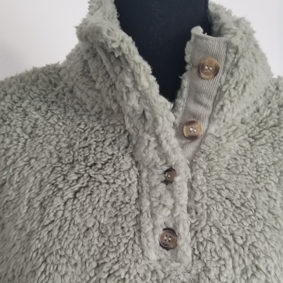 Fleece pullover size medium - Picture 2 of 6